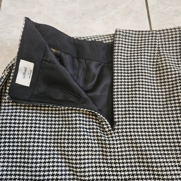 Wilfred Aritzia houndstooth wood blend wrap style mini skirt - Picture 5 of 8